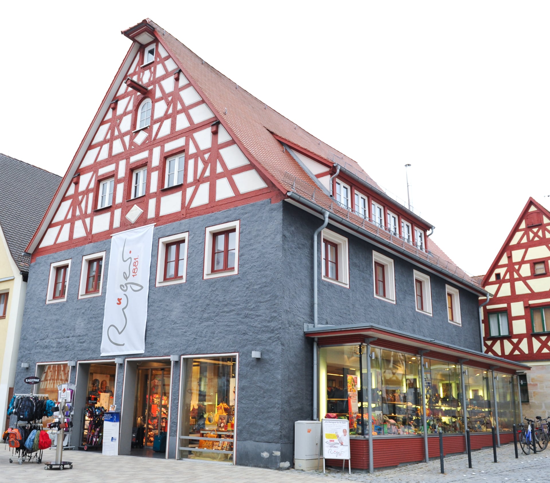 Außenansicht vom Bettenfachgeschäft Rüger1881 Altdorf b. Nürnberg.