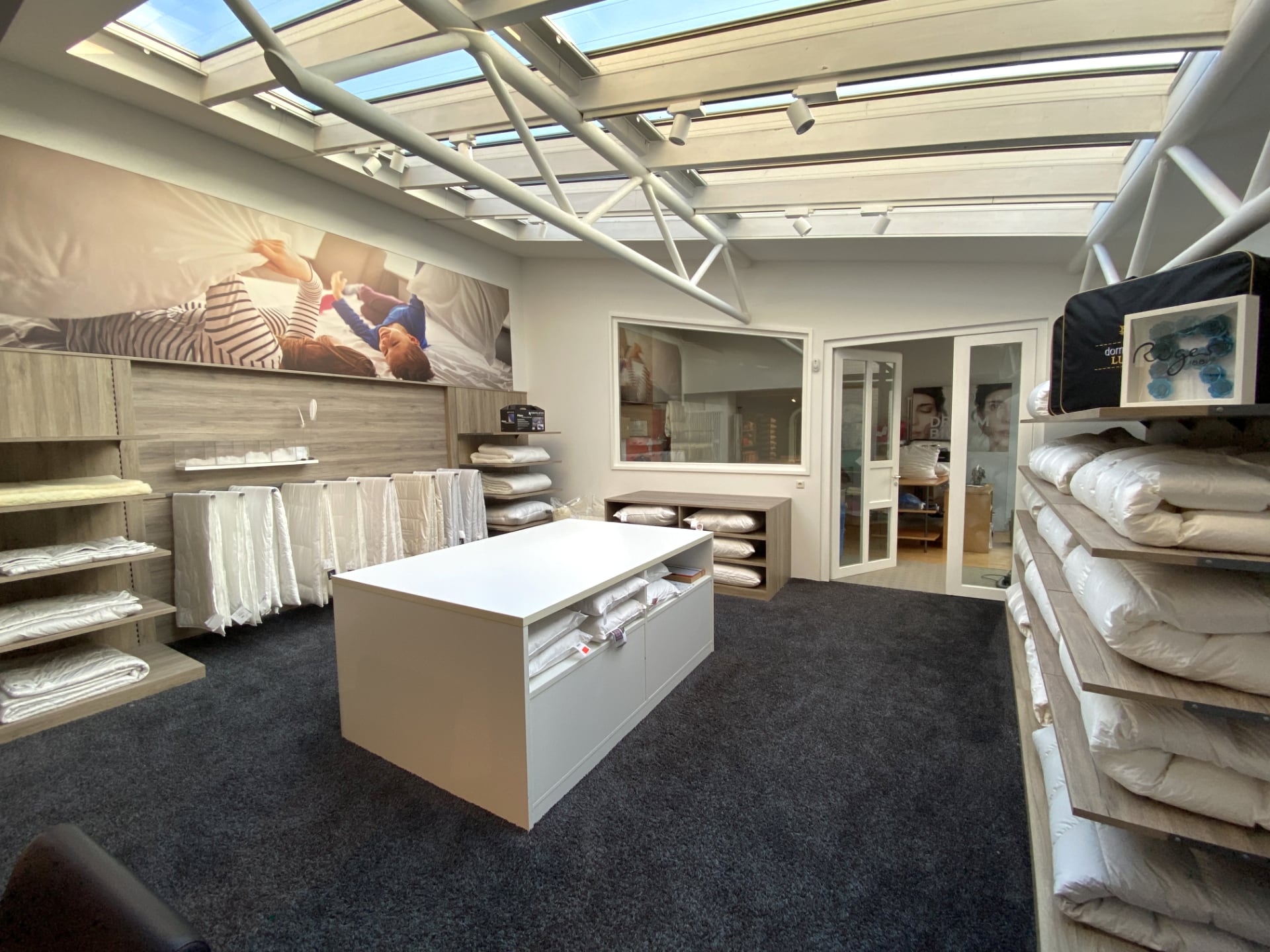 Bettdecken „made in Germany“ bei Rüger1881 in Altdorf b. Nürnberg.